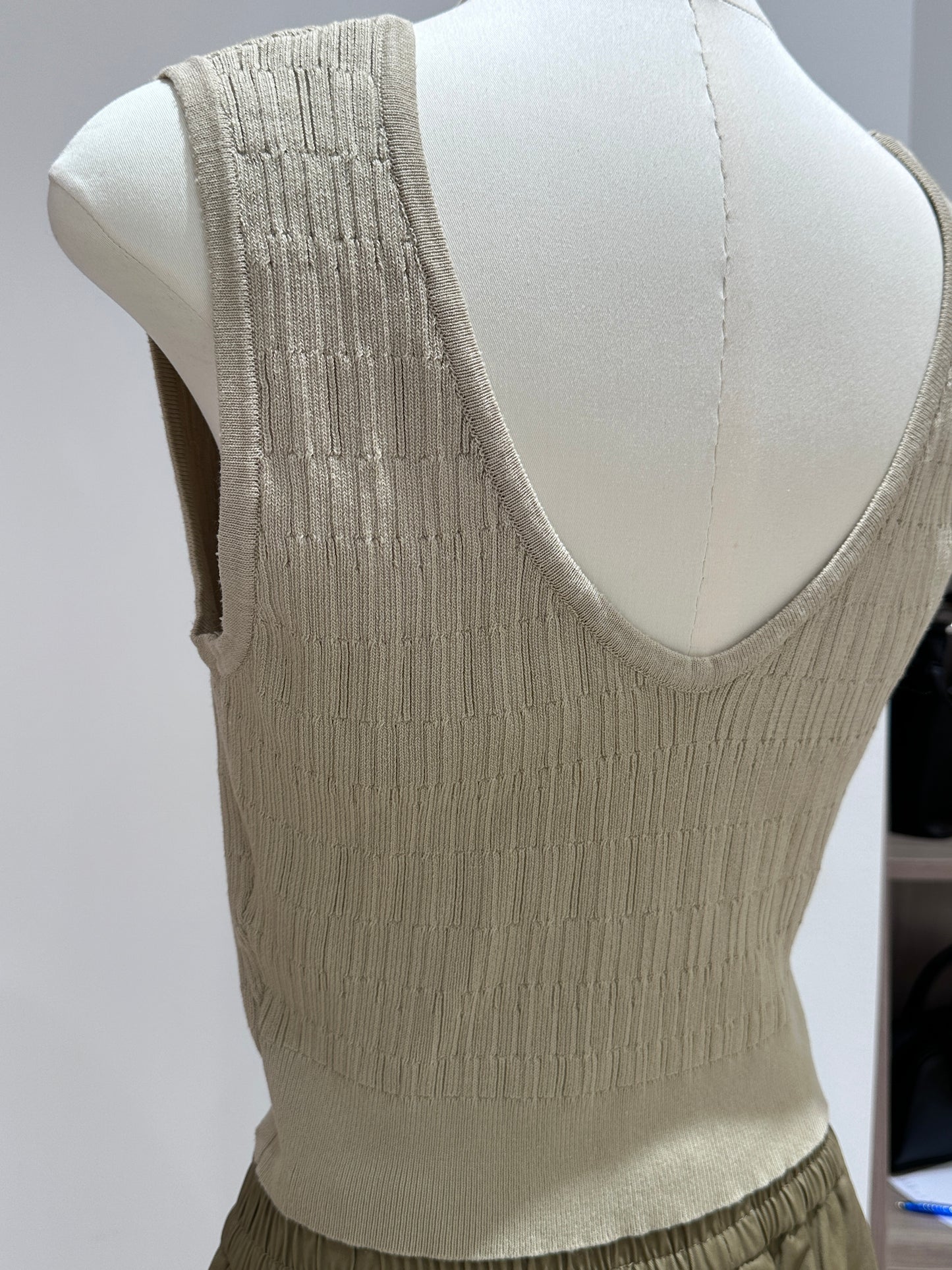 10810|高级极简针织背心