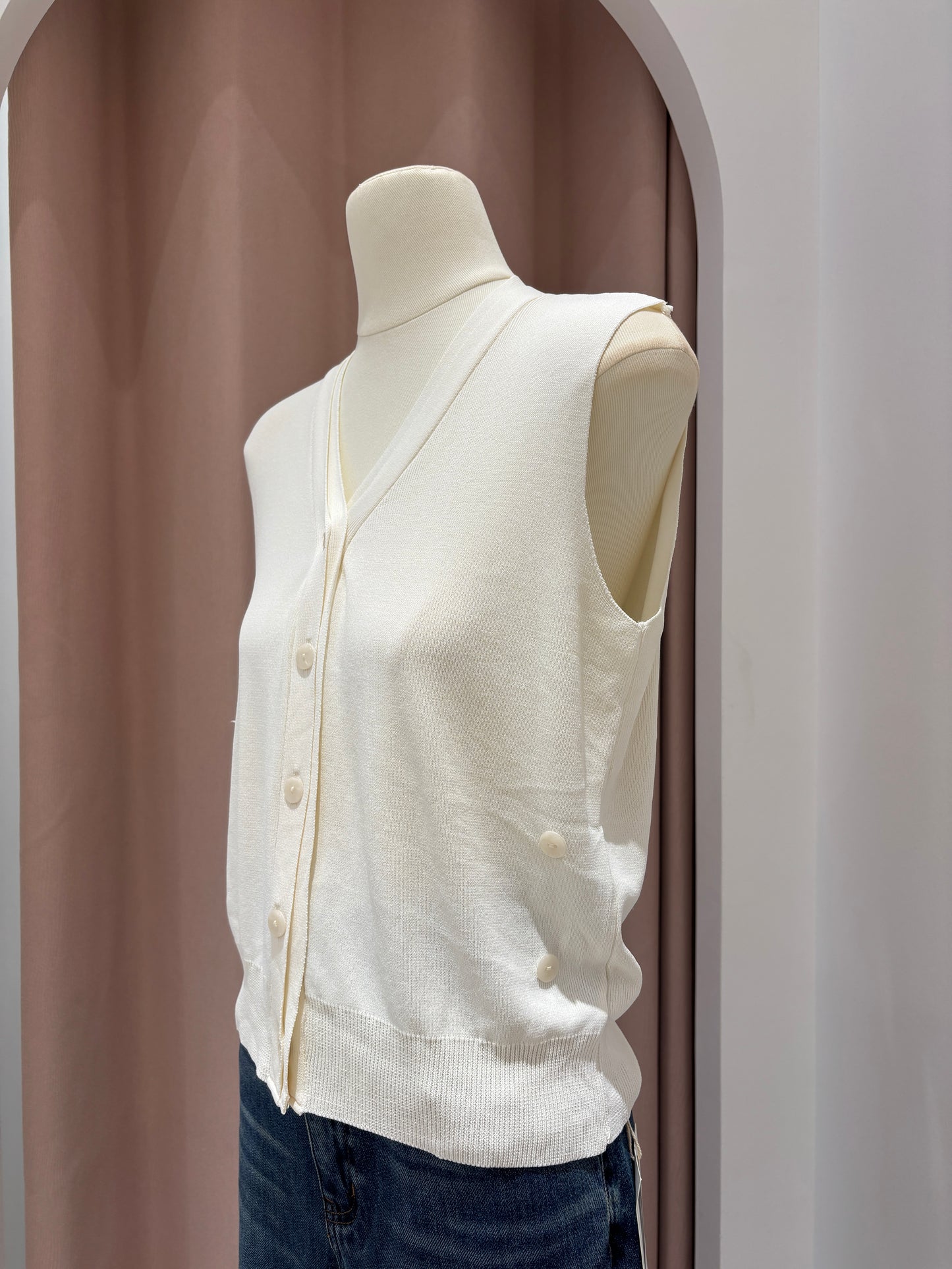 10853|针织马甲上衣