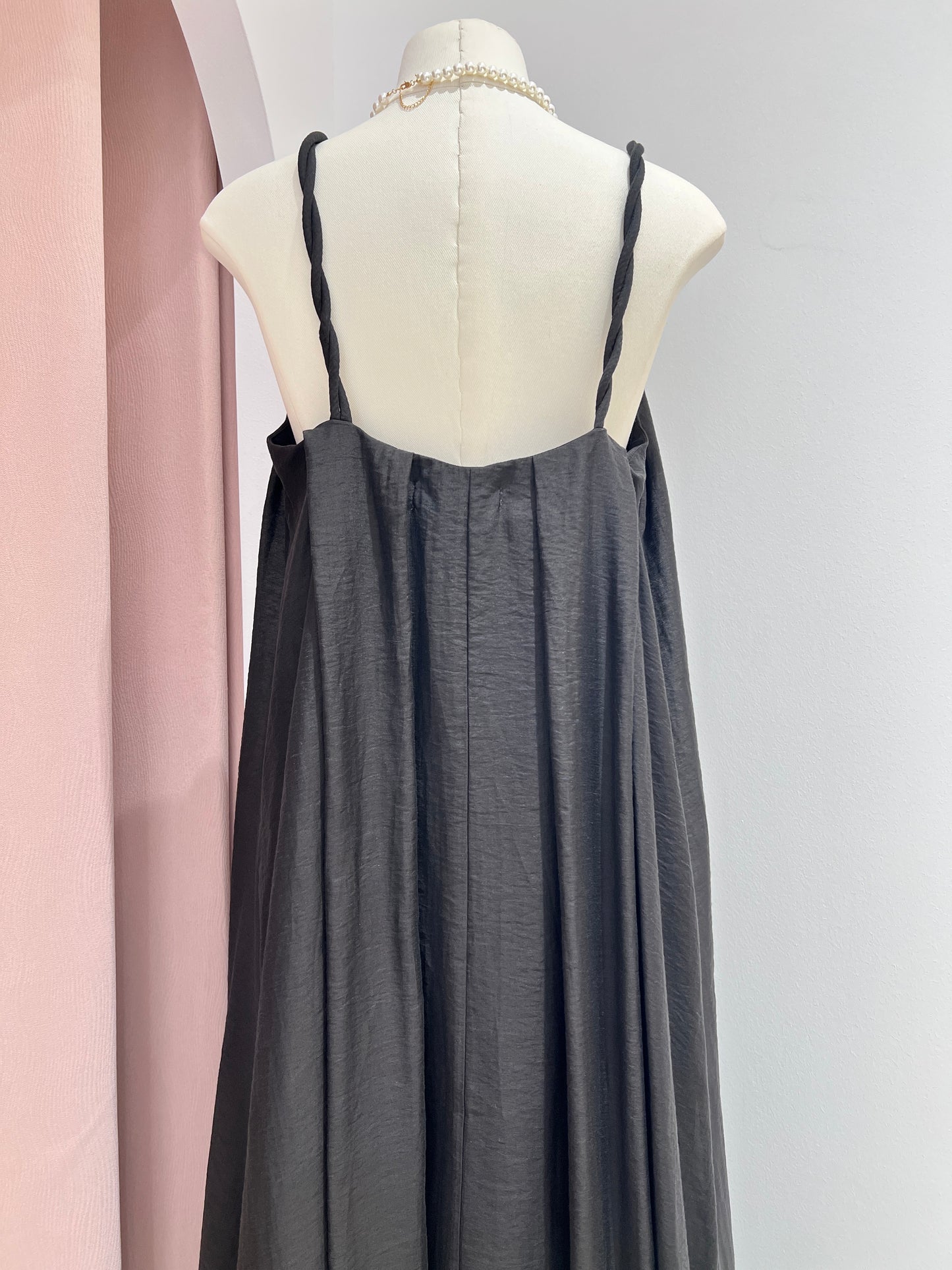 10586|法式浪漫优雅吊带连衣裙