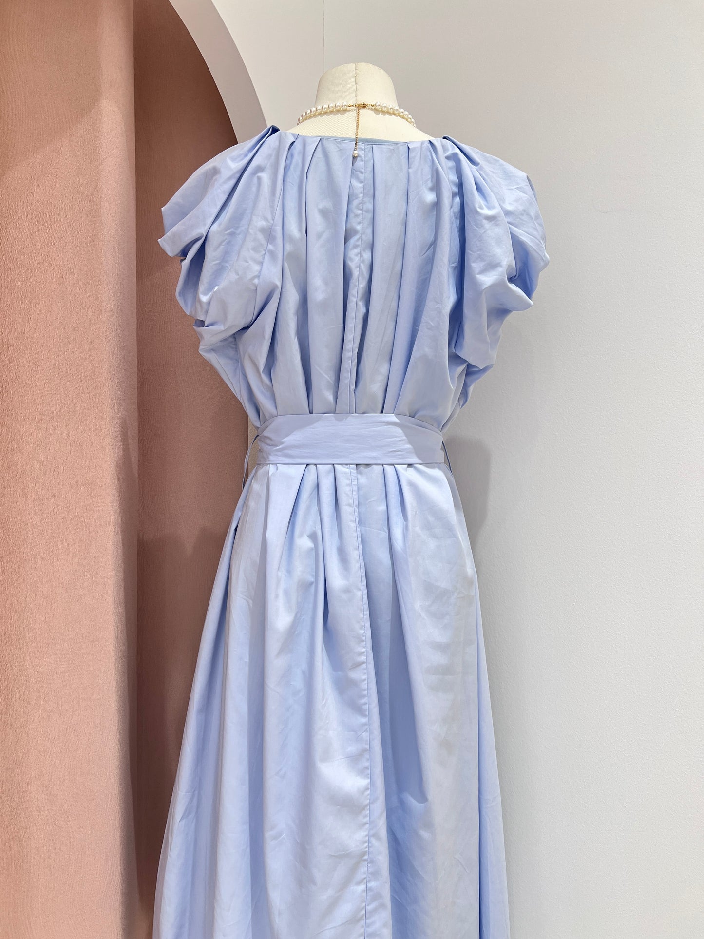 10928|减龄V领小飞袖连衣裙